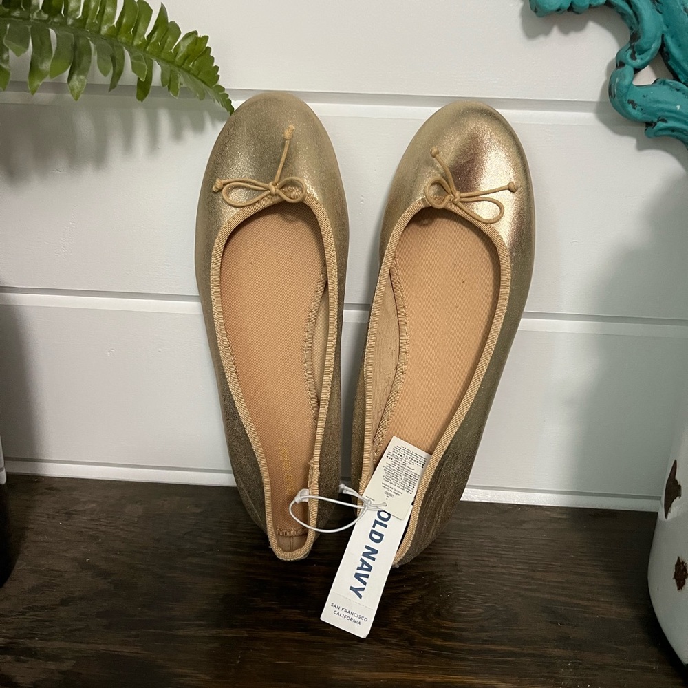 🆕 Old Navy Gold Metallic Flats, Size 9, New with tags